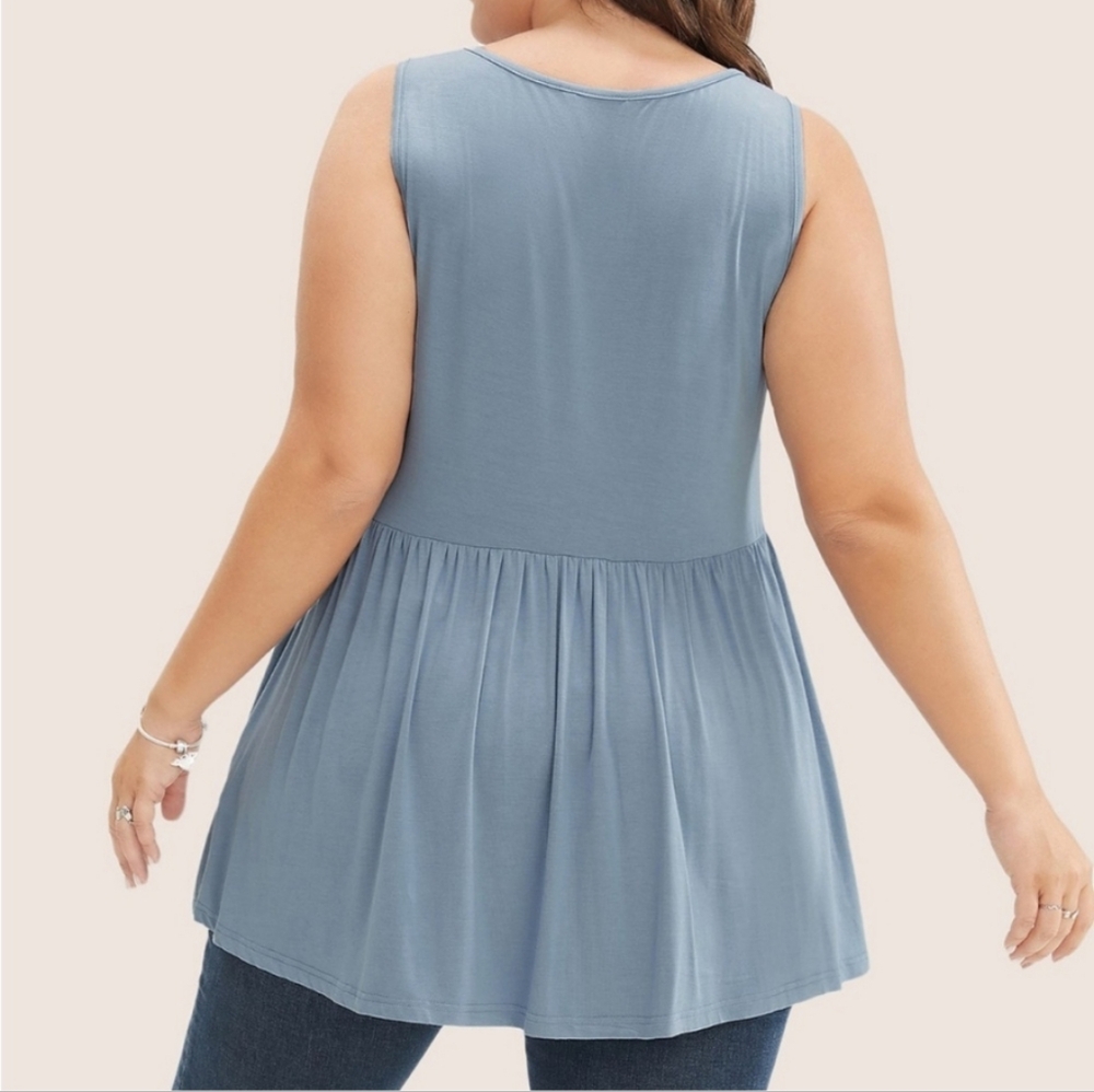 BloomChic Blue Buttoned Tank Top - Picture 3 of 10